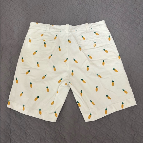 J. Crew White Pineapple Pattern Men's Shorts size 34 - Picture 1 of 4